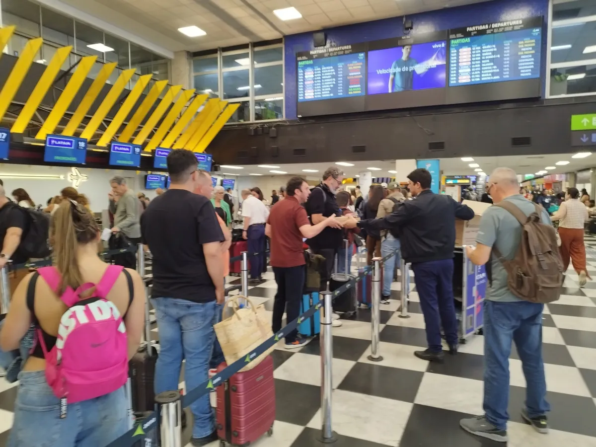 Passagens aéreas podem subir até 25% com reforma tributária, aponta setor