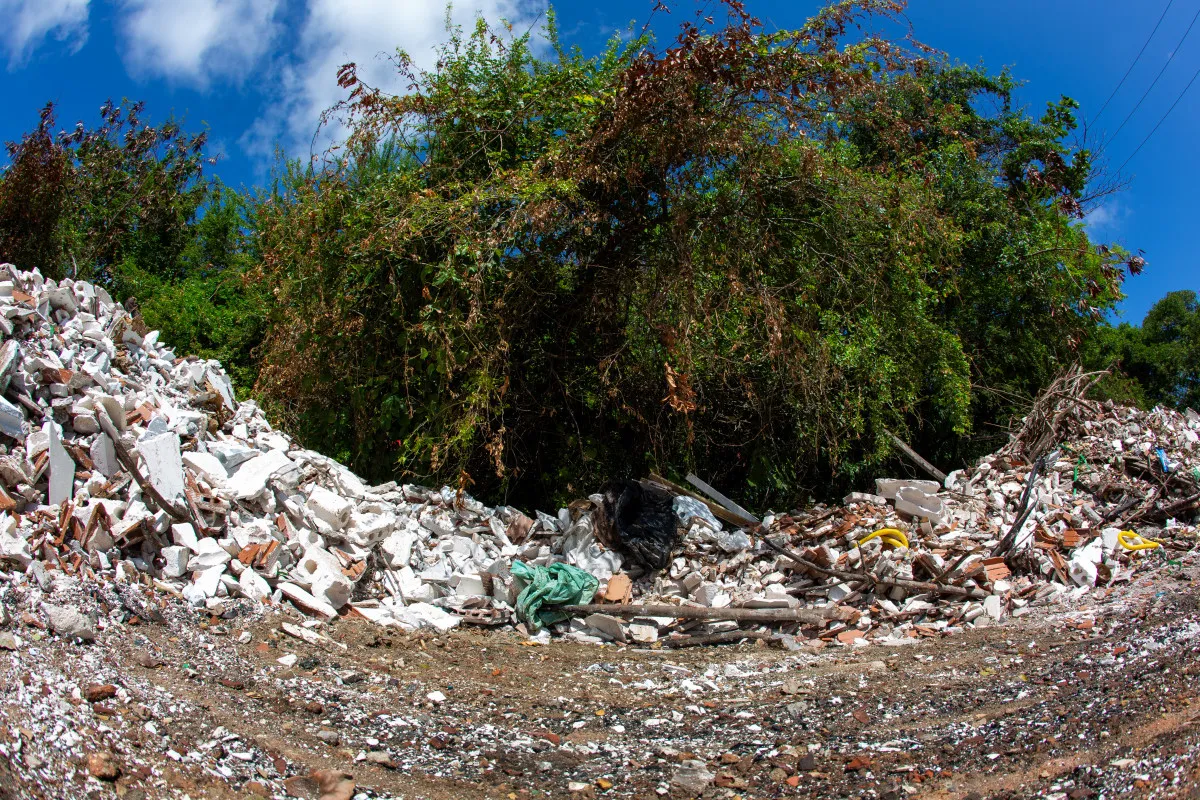 Câmara aprova multa para descarte irregular de lixo em vias públicas em todo o Brasil