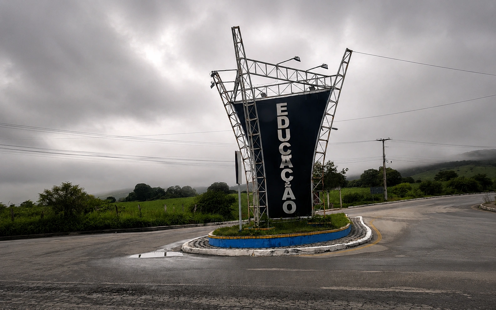 Zelandyo Monte Horebe cobra Prefeitura de Paranatama sobre promessa de fardamento escolar