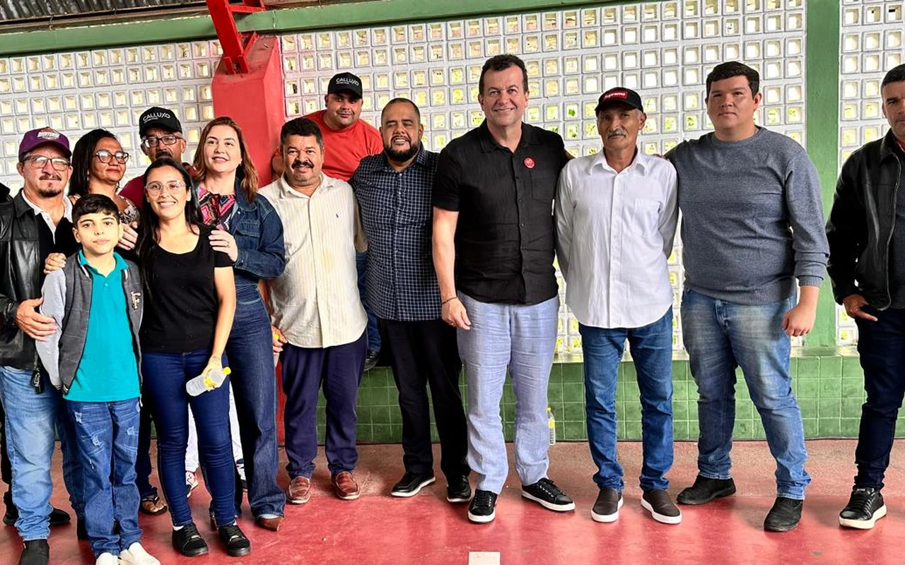 Waldemar Oliveira cumpre agenda em Paranatama nesta quarta-feira ao lado de lideranças locais